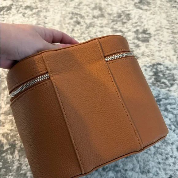 Tan PU Makeup Pouch with Silver Zipper - Picture 4 of 5